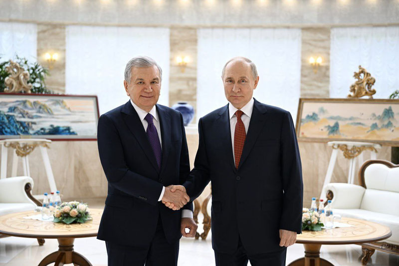 Изрображение 'Шавкат Мирзиёев и Владимир Путин провели встречу на полях саммита ЕАЭС'