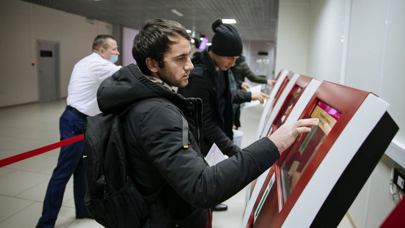Изрображение 'В России планируют ввести семь новых госпошлин для мигрантов'