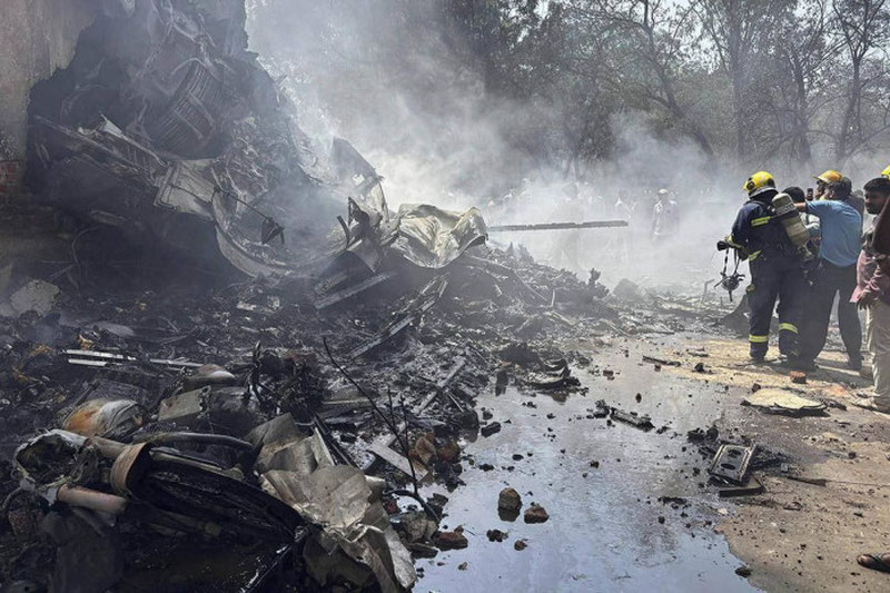 'Hindistonda Boeing samolyotining qulashi yuzasidan dastlabki ma’lumotlar ochiqlandi'ning rasmi