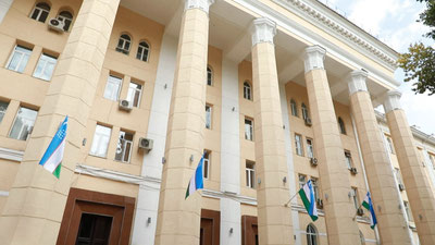 Image of 'The head of the presidential administration was joined by 5 deputies.'