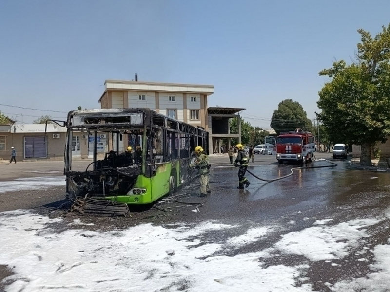 'Poytaxtda avtobus butunlay yonib ketdi'ning rasmi