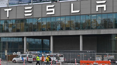 Image of '"Tesla" lost $300 million'