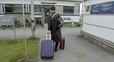 Image of 'Finland is not granting asylum to political refugees from Russia.'