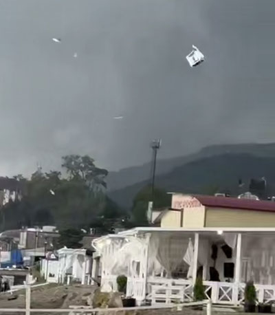 'Rossiyaning Krasnodar o‘lkasi kuchli tornado yuzaga keldi'ning rasmi