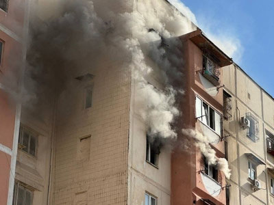 Image of 'A multi-story building in Tashkent remained in ruins.'