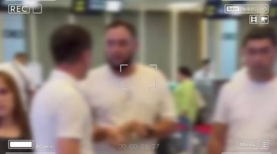 'Toshkentda 2 nafar ayol qizlarni fohishalikka jo‘natayotgan paytda qo‘lga olindi'ning rasmi