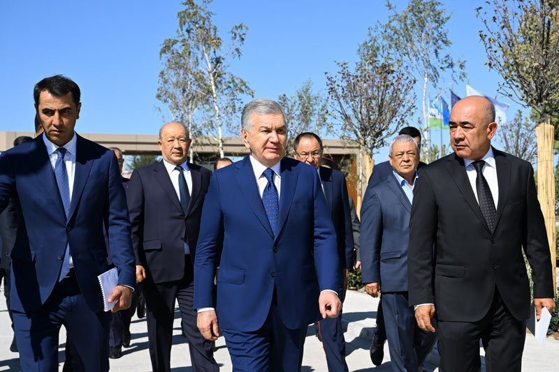 'Mirziyoyev Yuqori Chirchiq tumanidagi Milliy futbol markaziga bordi'ning rasmi