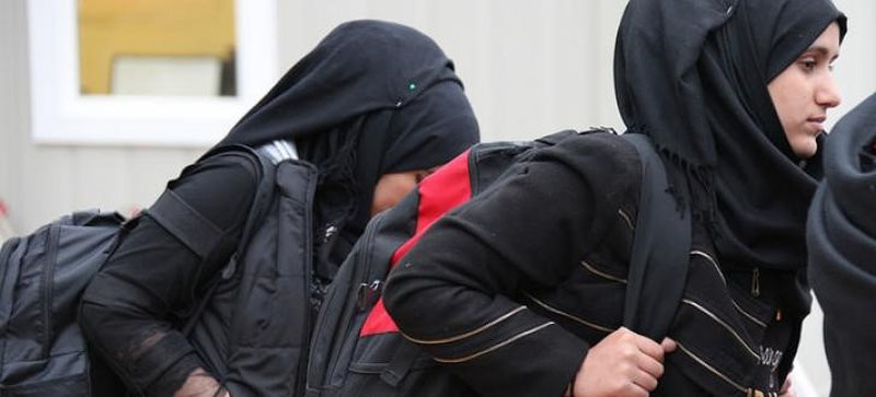 'Avstriyada 14 yoshgacha bo'lgan qizlarga hijob o'rash taqiqlanadi'ning rasmi