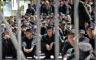 Image of 'The president pardoned 523 convicts.'