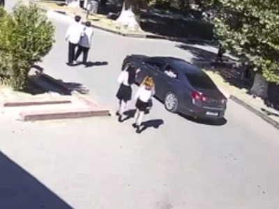 'Toshkentda yigit akasining mashinasida maktab o‘quvchisini urib yubordi'ning rasmi