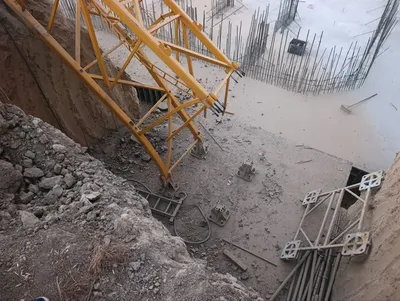 Изрображение 'На Чиланзаре рабочий погиб в результате падения башенного крана'