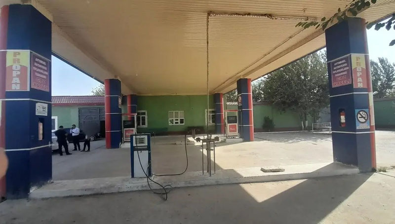 Изрображение 'В Кашкадарье за невыплаченный кредит "забрали" автозаправку'