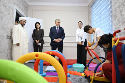 Изрображение 'Президент посетил центр ухода за детьми с инвалидностью в Намангане'