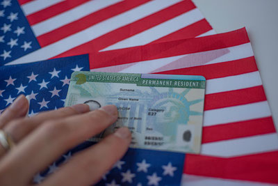 'Энди Green Card’га ариза топшириш пулли бўлади'ning rasmi