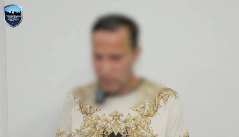 'Metroda qizlarga tegajog'lik qilgan erkak kechirim so'radi'ning rasmi