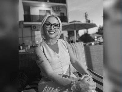 'Turkiyalik xonanda Gul Tut balkondan tushib ketib vafot etdi.'ning rasmi