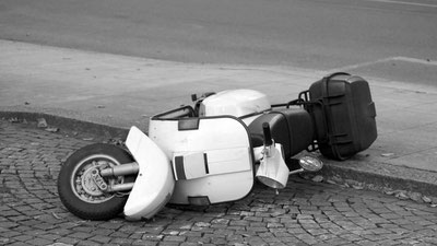 Image of '53 people were killed in road accidents involving scooters and mopeds.'