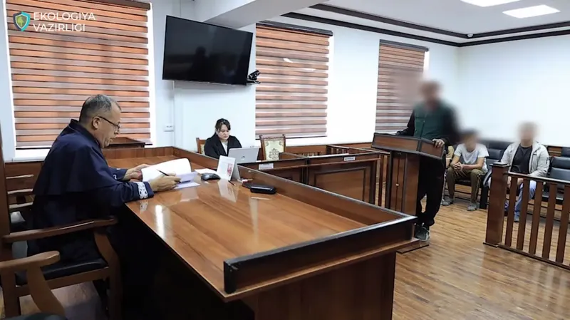 Изрображение 'Суд вынес решение по делу о 3-х нарушителях, незаконно заготавливавших саксаул в пустыне'