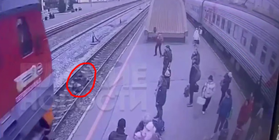Изрображение 'В Тюмени парень попал под поезд и чудом остался жив (видео)'