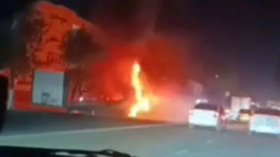 Image of 'An Angrenda Yuk and a Matiz collided and caught fire.'