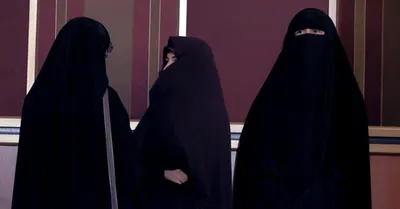 'Eronda ayollar uchun hijob o'rash majburiyati bekor qilindi'ning rasmi