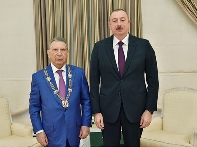 'Озарбайжонда собиқ президент маъмури ҳибсга олинди'ning rasmi