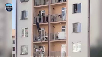 Изрображение 'В Ташкенте студент спас ребенка, который чуть не упал с балкона (видео)'