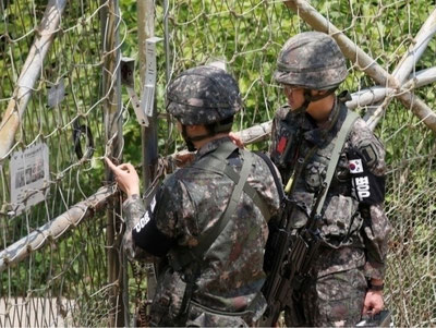 Image of 'A North Korean soldier defected to the South.'