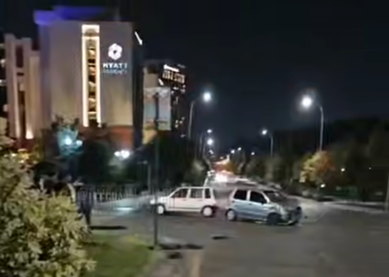 Изрображение 'В центре Ташкента столкнулись Matiz и Dongfeng'