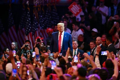 Image of 'Trust in Trump in the U.S. has dropped to a record low.'