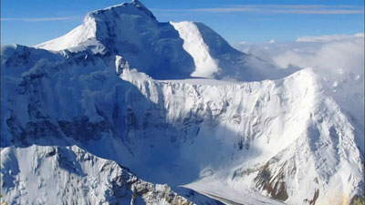 Изрображение 'В Таджикистане откололась большая часть ледника пика Исмоили Сомони'