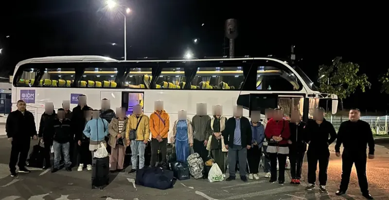 Изрображение 'Узбекистанцев, находившихся в трудовом рабстве под Киевом, вернули на родину'