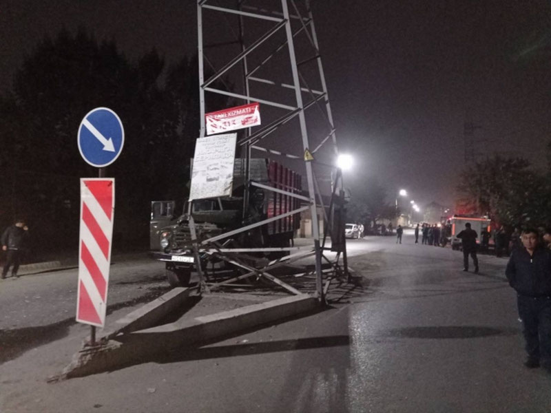 Image of 'In Andijan, a driver fell asleep and crashed a ZIL into an electric pole.'
