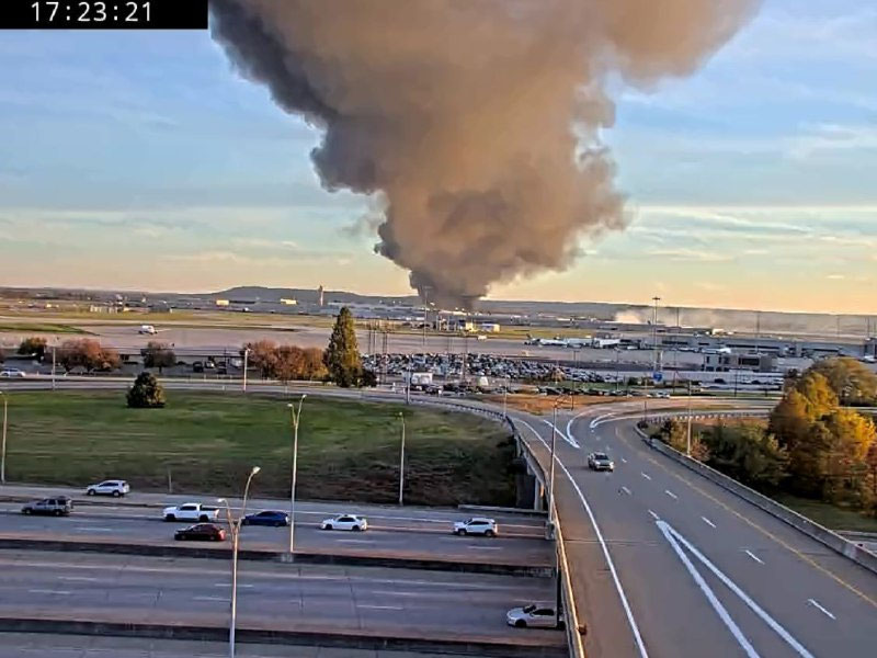 Изрображение 'Авиакатастрофа в американском Луисвилле: трое человек погибли, 11 пострадали'