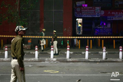 Изрображение 'В Нью-Дели террорист-смертник взорвал автомобиль возле станции метро'