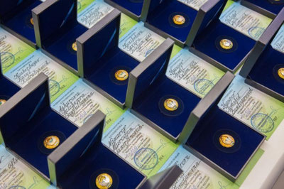 'Narkojinoyatlarga qarshi kurashgan fuqarolar koʻkrak nishoni bilan taqdirlanadi'ning rasmi