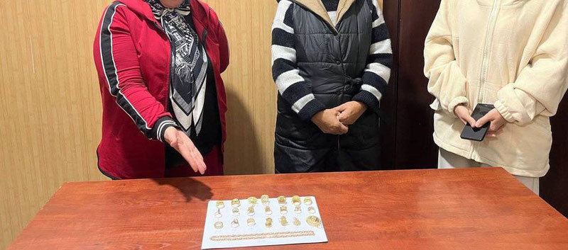 'Андижонда ички аъзоларига тақинчоқ яширган аёллар қўлга тушди'ning rasmi