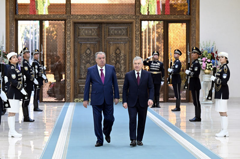 'Шавкат Мирзиёев Эмомали Раҳмон билан учрашди'ning rasmi