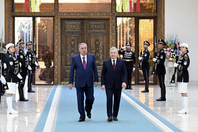 'Шавкат Мирзиёев Эмомали Раҳмон билан учрашди'ning rasmi