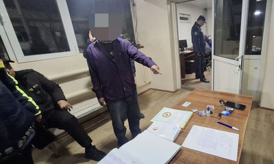 'Назарбек постида ҳайдовчидан гиёҳвандлик моддасига ўхшаш масса топилди'ning rasmi