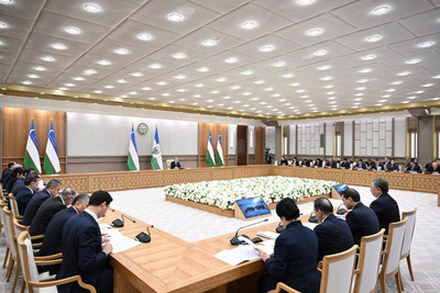 'Prezident yig‘ilishida ikki hokim va ularning o‘rinbosarlari ishdan olindi'ning rasmi