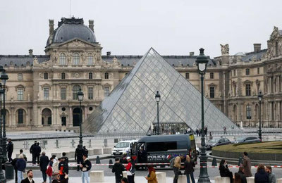 Изрображение 'В Лувре после ограбления установят 100 видеокамер'
