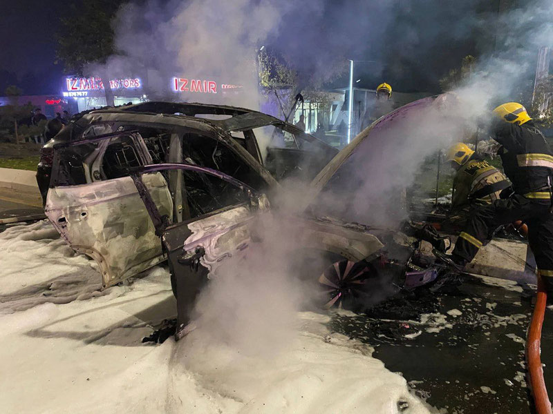 Изрображение 'На Чиланзаре в ДТП сгорел автомобиль BYD (видео)'