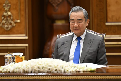 Изрображение 'Президент Узбекистана принял министра иностранных дел КНР'