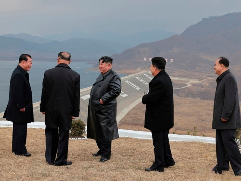 'Kim Chen In Kangvondagi yangi GESni ishga tushirdi'ning rasmi