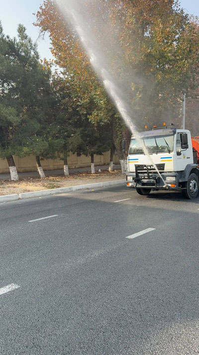 Изрображение 'В Ташкенте приступили к поливу улиц для улучшения качества воздуха'