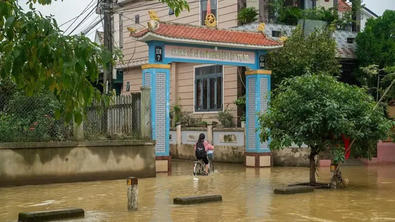 Image of 'The devastating flood in Vietnam killed 90 people.'
