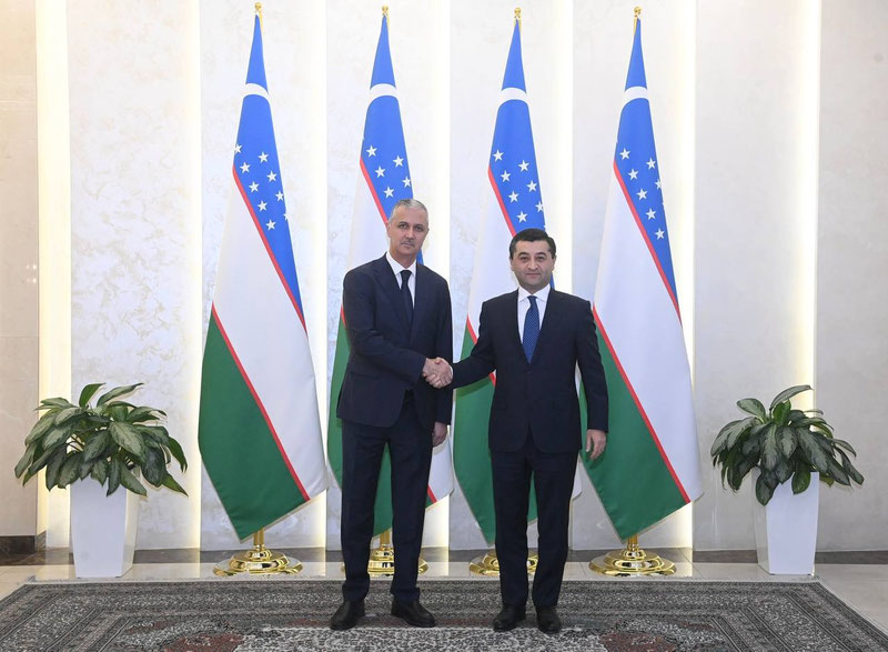 Изрображение 'Новый посол Таджикистана вручил копии верительных грамот в МИДе Узбекистана'