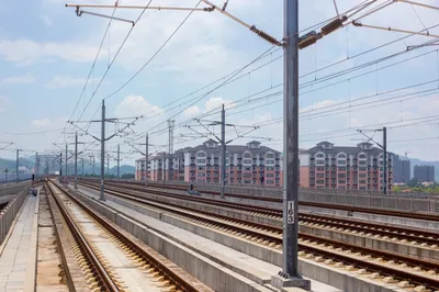 Image of 'In China, a train ran over 11 workers.'