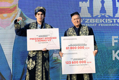 Изрображение 'По прибытии в Ташкент Жавохиру Синдарову вручили ключи от трехкомнатной квартиры'